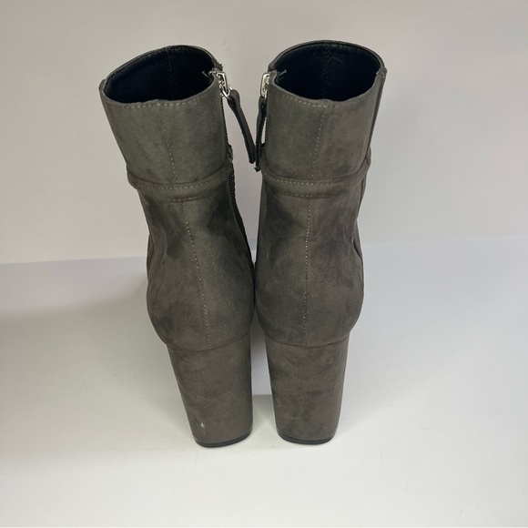 Daya by Zendaya Klare Gray Peep Toe Heeled Bootie - Picture 3 of 9